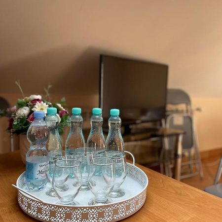 Restauracja Rozmarzyn Hotel Ostrzeszow Bagian luar foto