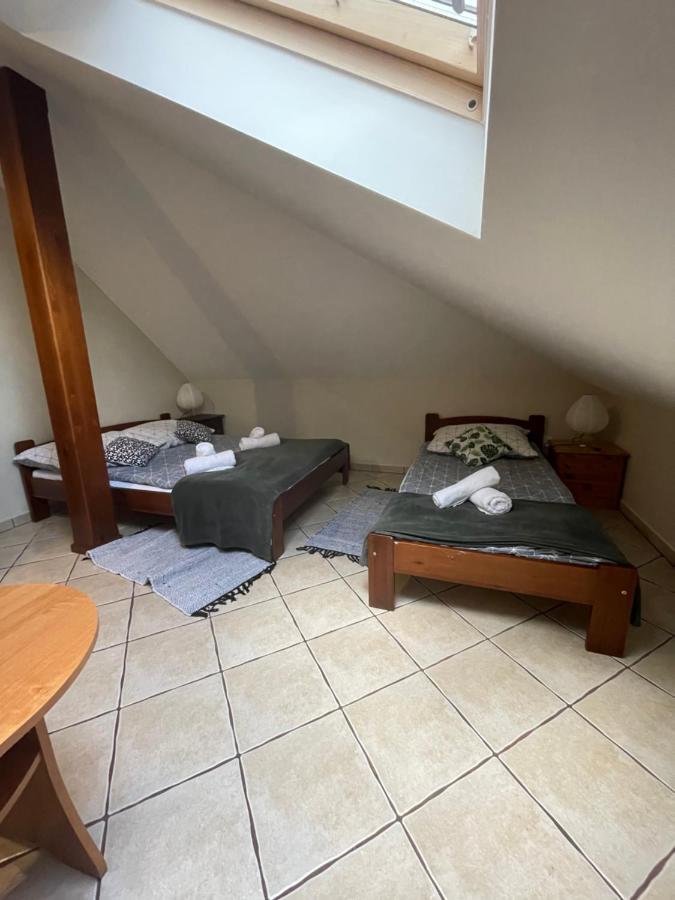 Restauracja Rozmarzyn Hotel Ostrzeszow Bagian luar foto