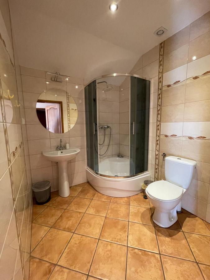 Restauracja Rozmarzyn Hotel Ostrzeszow Bagian luar foto