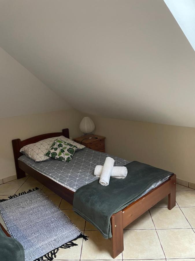Restauracja Rozmarzyn Hotel Ostrzeszow Bagian luar foto