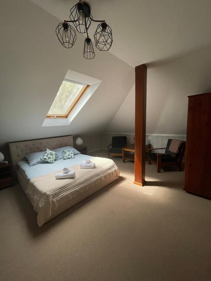 Restauracja Rozmarzyn Hotel Ostrzeszow Bagian luar foto