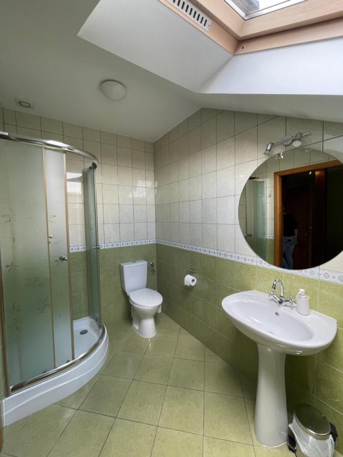 Restauracja Rozmarzyn Hotel Ostrzeszow Bagian luar foto