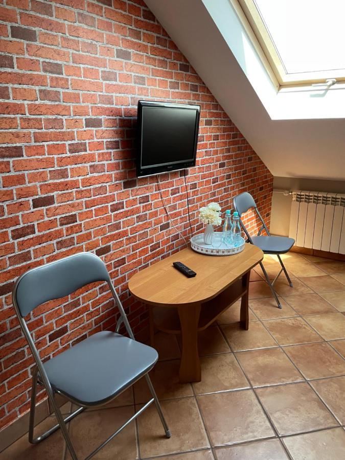 Restauracja Rozmarzyn Hotel Ostrzeszow Bagian luar foto