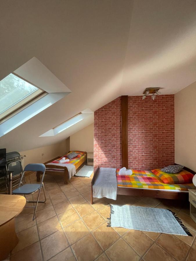 Restauracja Rozmarzyn Hotel Ostrzeszow Bagian luar foto
