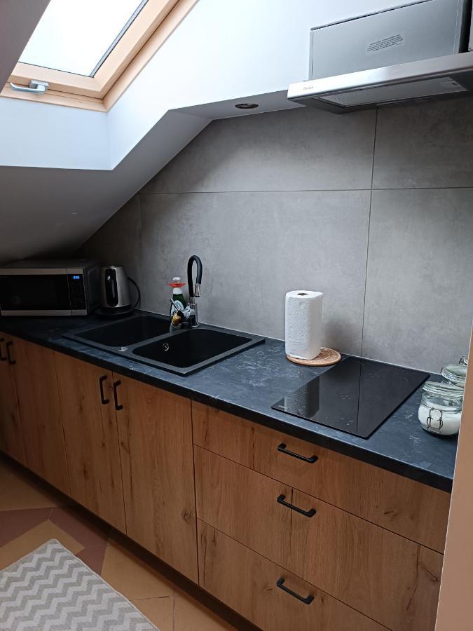Restauracja Rozmarzyn Hotel Ostrzeszow Bagian luar foto