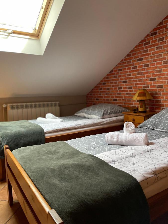 Restauracja Rozmarzyn Hotel Ostrzeszow Bagian luar foto